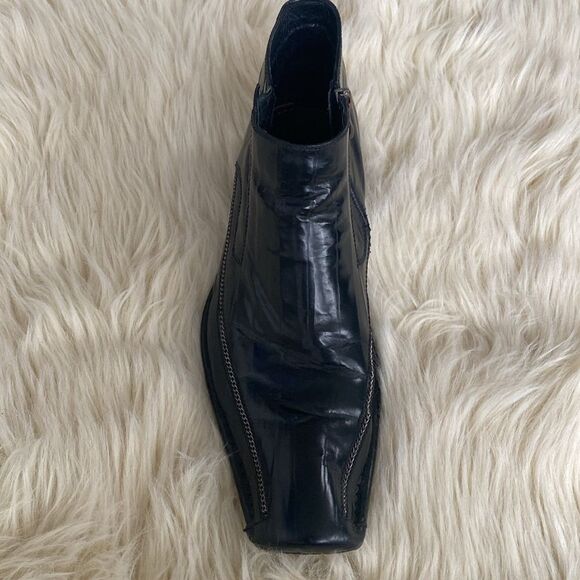 Robert  Black Leather Ankle side zipper Boots Chain Accent Sz 12 Mint Condition - Picture 3 of 12